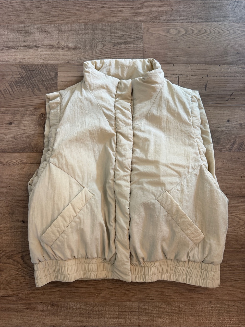 Women's Cream Puffer Vest - Lightweight Quilted Sleeveless Jacket
